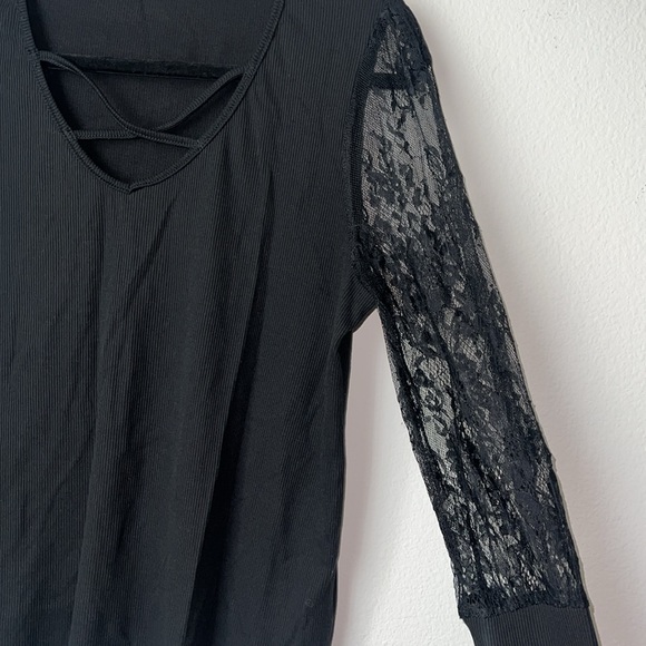 Black lace  long sleeve - Picture 4 of 6